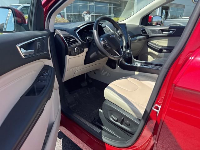 Certified 2021 Ford Edge Titanium w/ Class II Trailer Tow Package image 16