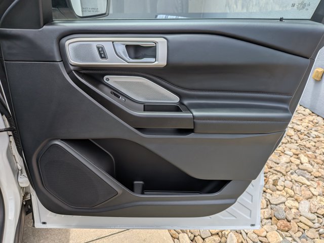 Certified 2020 Ford Explorer Platinum w/ Premium Technology Package AWD/4WD image 38