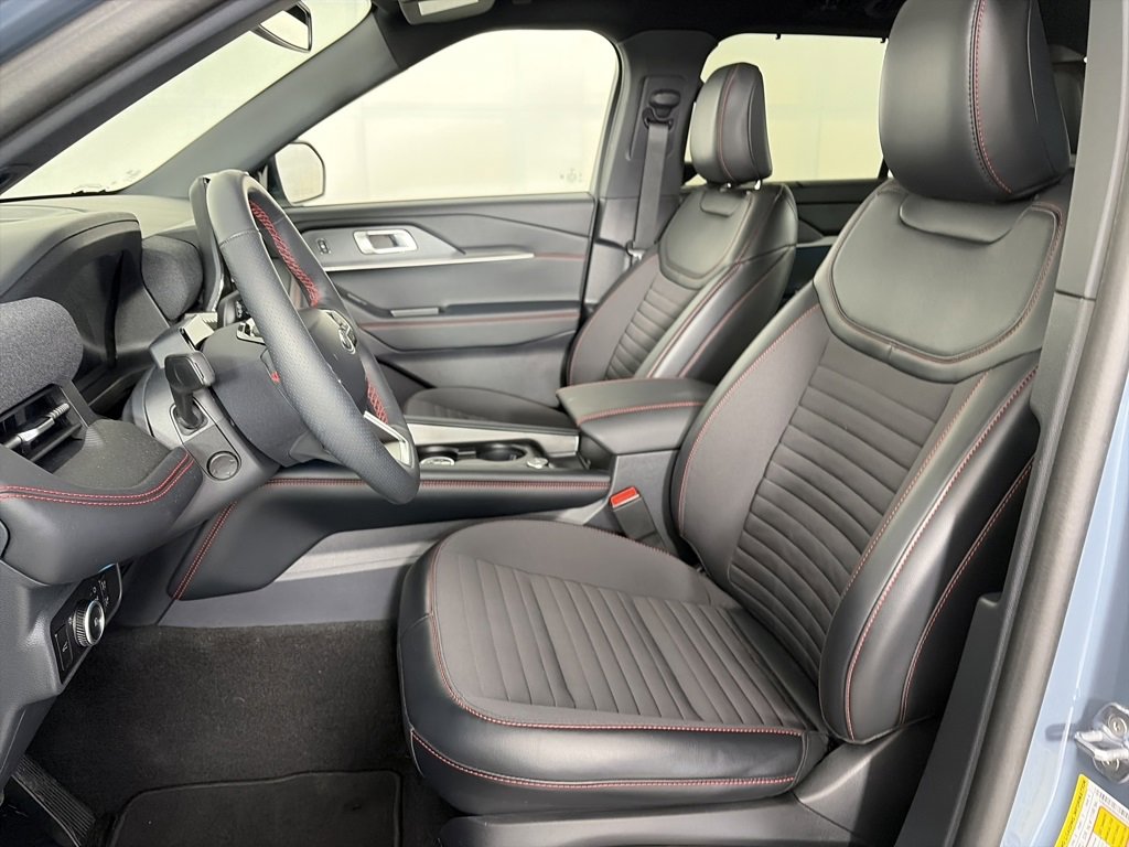 Certified 2025 Ford Explorer ST-Line w/ Premium Package image 11