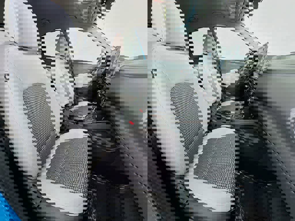 Used 2023 Hyundai Kona SE w/ Cargo Package image 17