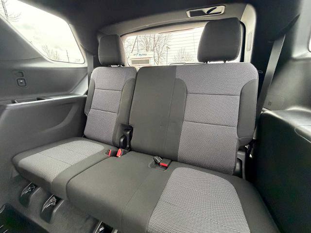 Used 2023 Chevrolet Traverse LT image 24