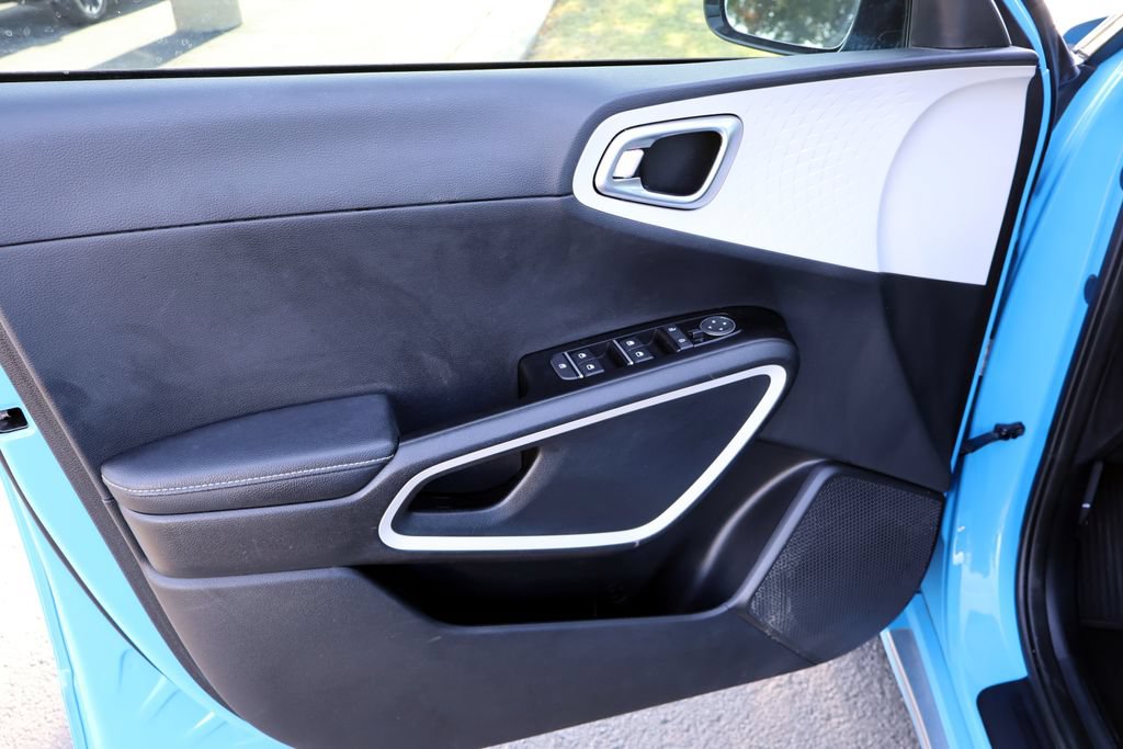 Used 2023 Kia Soul GT-Line FWD image 26