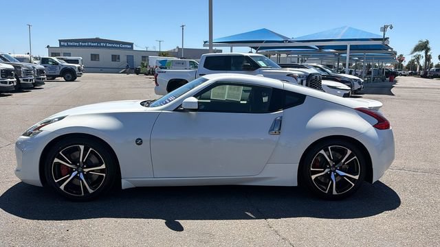 Used 2018 Nissan 370Z Coupe RWD image 6