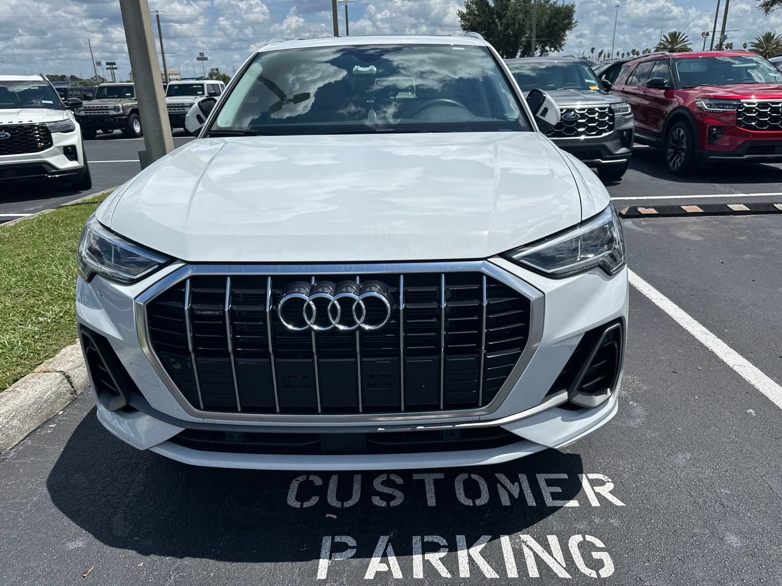 Used 2024 Audi Q3 2.0T Premium AWD/4WD image 2