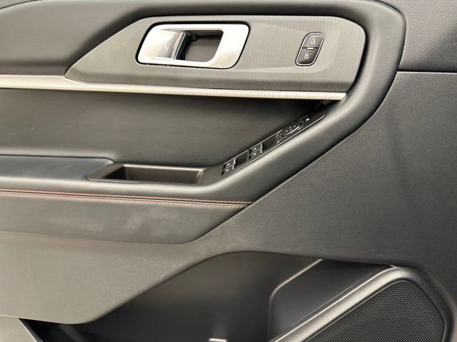 Certified 2025 Ford Explorer ST-Line image 32