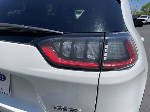 Used 2019 Jeep Cherokee Latitude Plus w/ Comfort/Convenience Group FWD image 34
