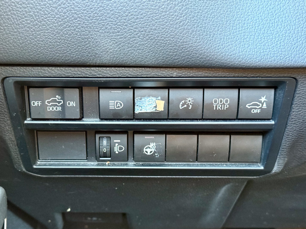 Used 2023 Toyota Tundra Limited AWD/4WD image 21