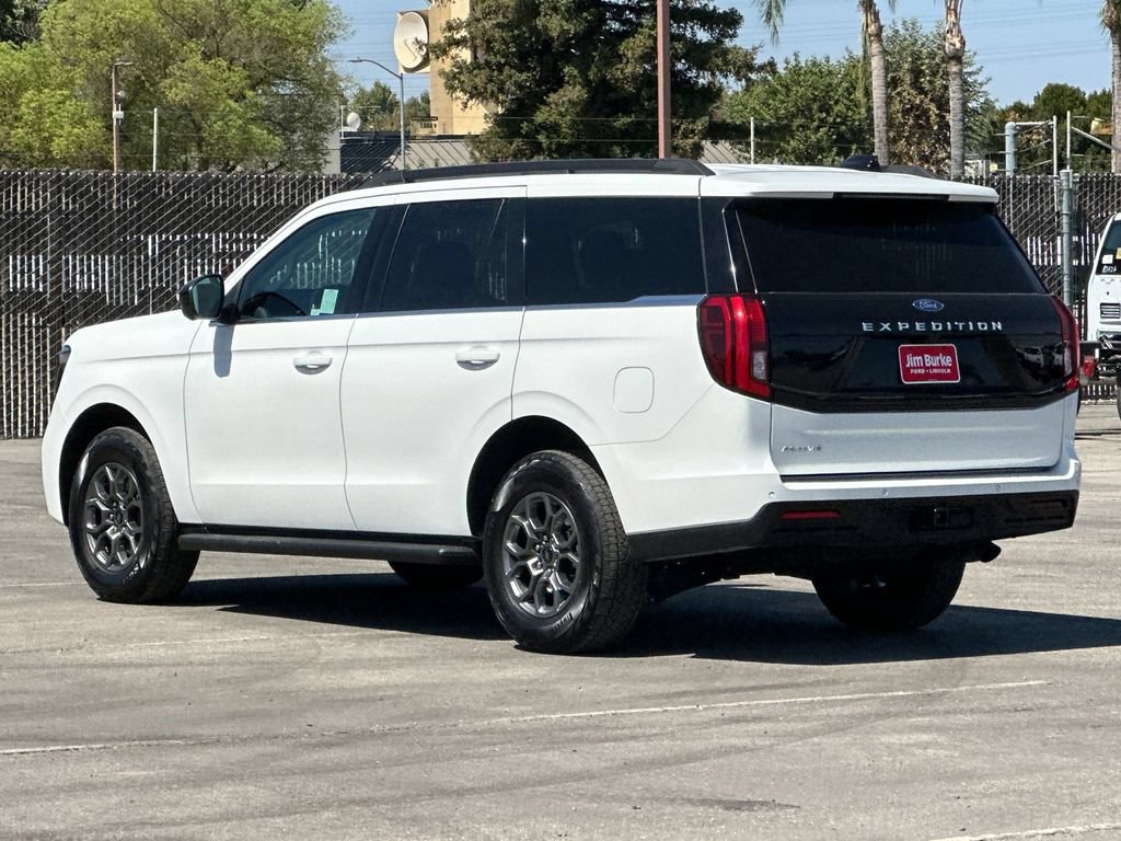 Certified 2025 Ford Expedition Active RWD image 5