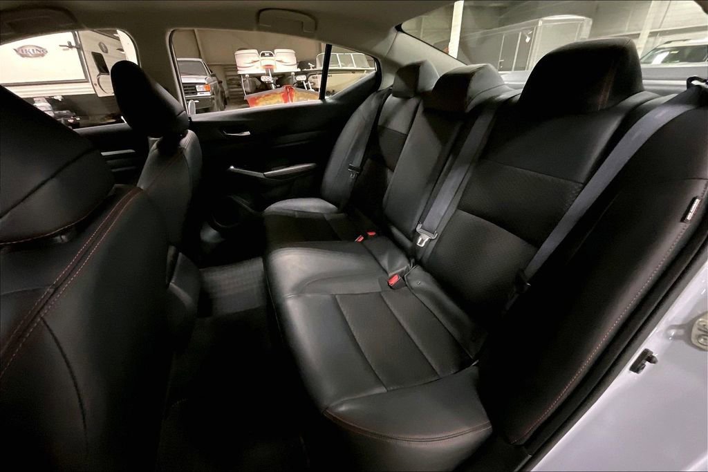 Used 2025 Nissan Altima 2.5 SR image 24