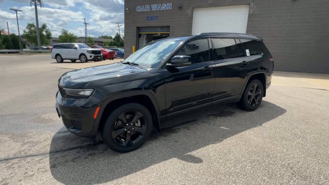 Used 2021 Jeep Grand Cherokee L Laredo AWD/4WD image 5