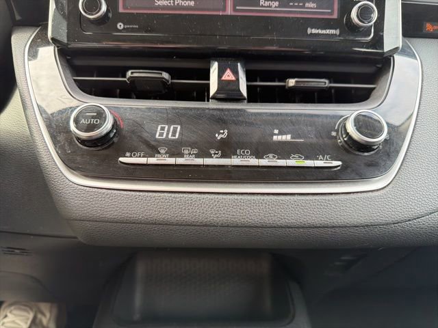 Used 2021 Toyota Corolla LE image 22