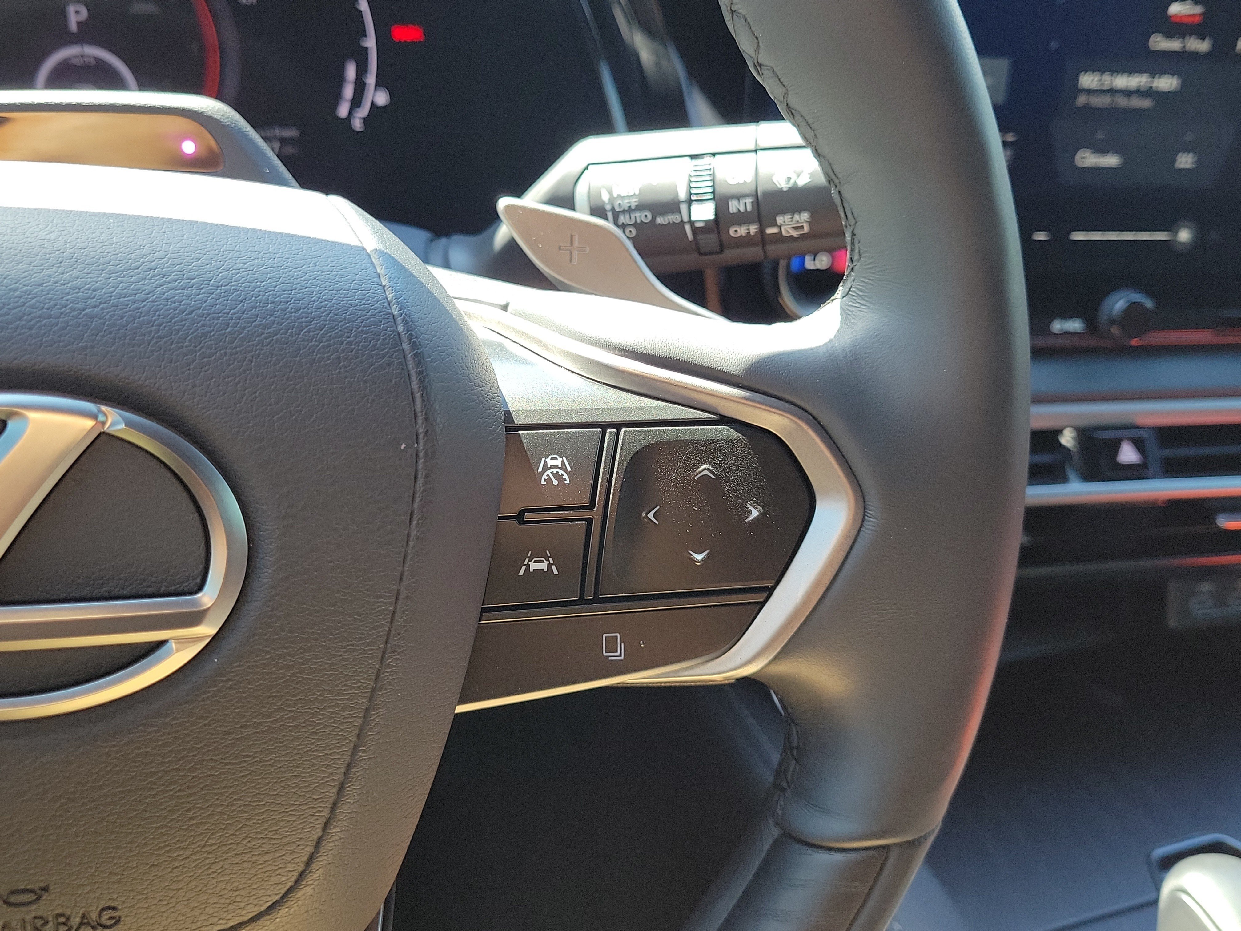 Used 2024 Lexus RX 350 FWD w/ Convenience Package image 24