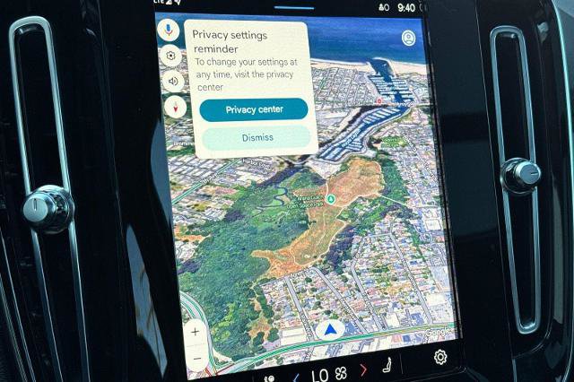 Used 2023 Volvo XC40 B5 Ultimate w/ Protection Package Premier image 14