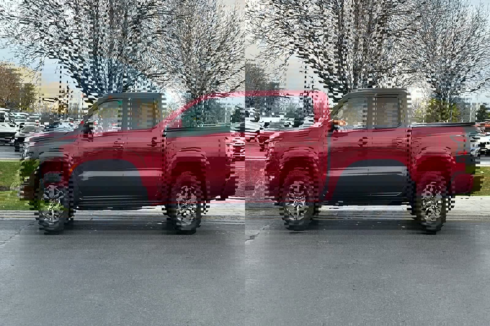 Used 2025 Nissan Frontier SV w/ SV Convenience Package image 2