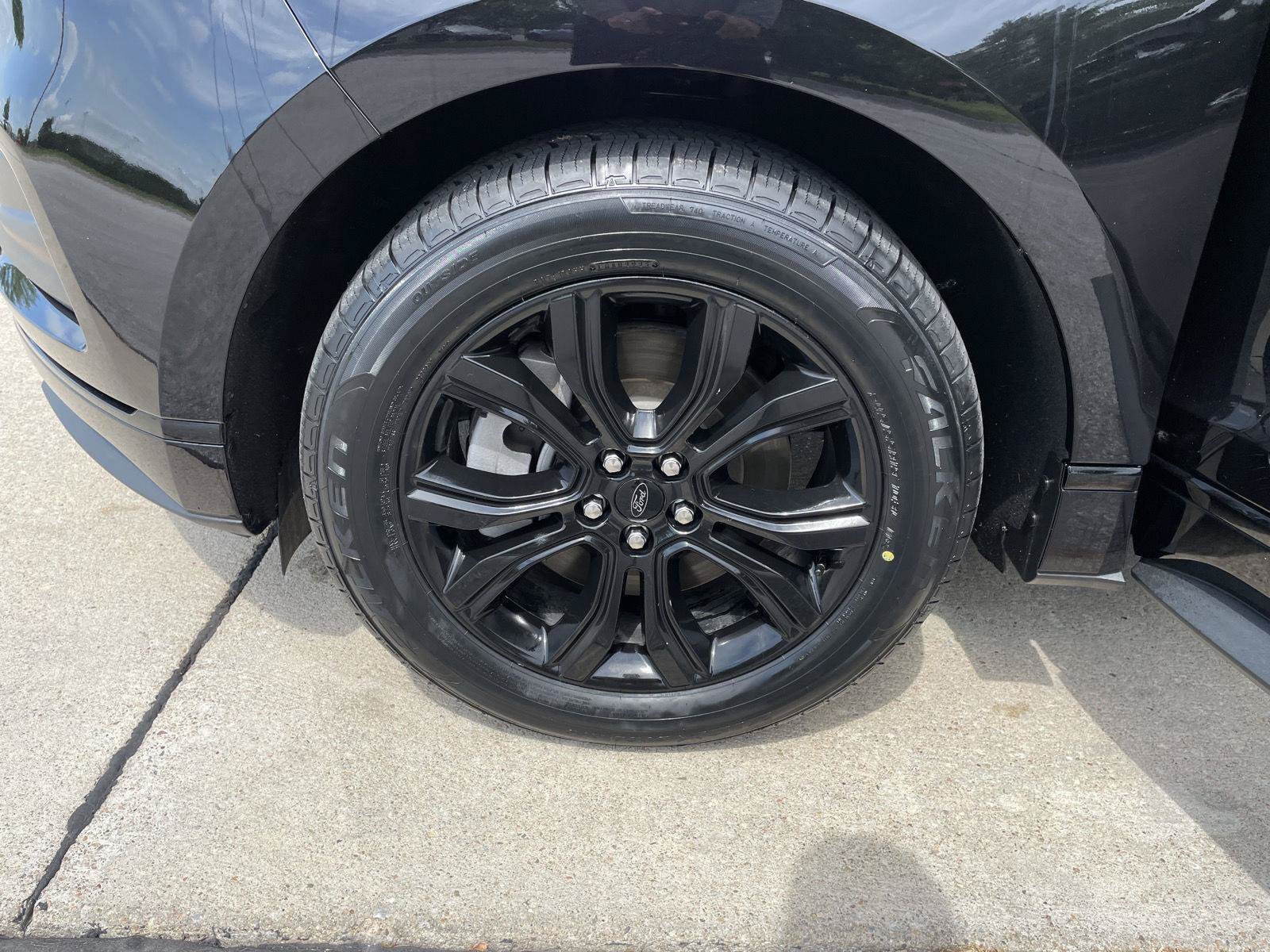 Certified 2023 Ford Edge SE w/ Black Appearance Package AWD/4WD image 10