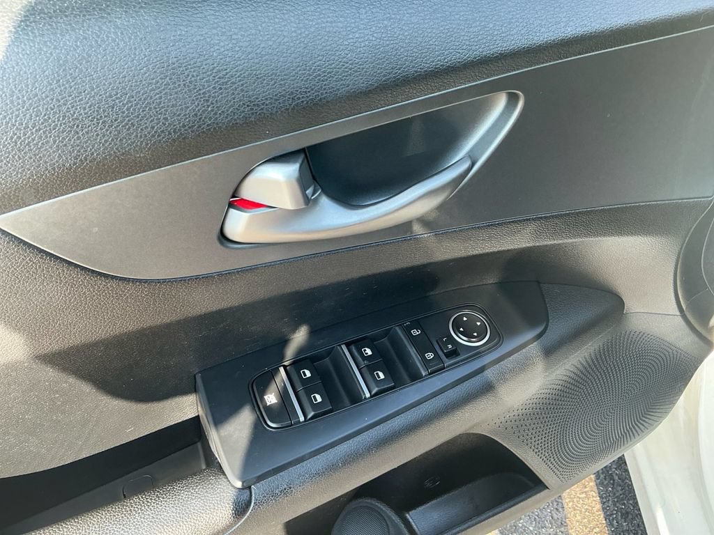 Used 2020 Kia Forte LXS FWD image 16