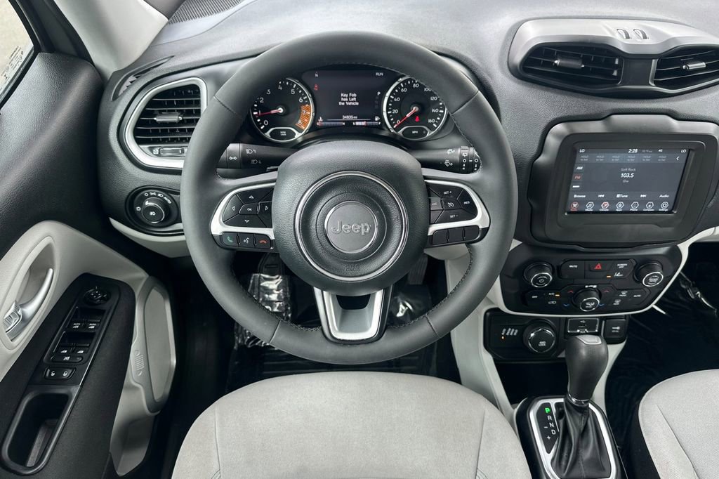 Used 2021 Jeep Renegade Latitude AWD/4WD image 16