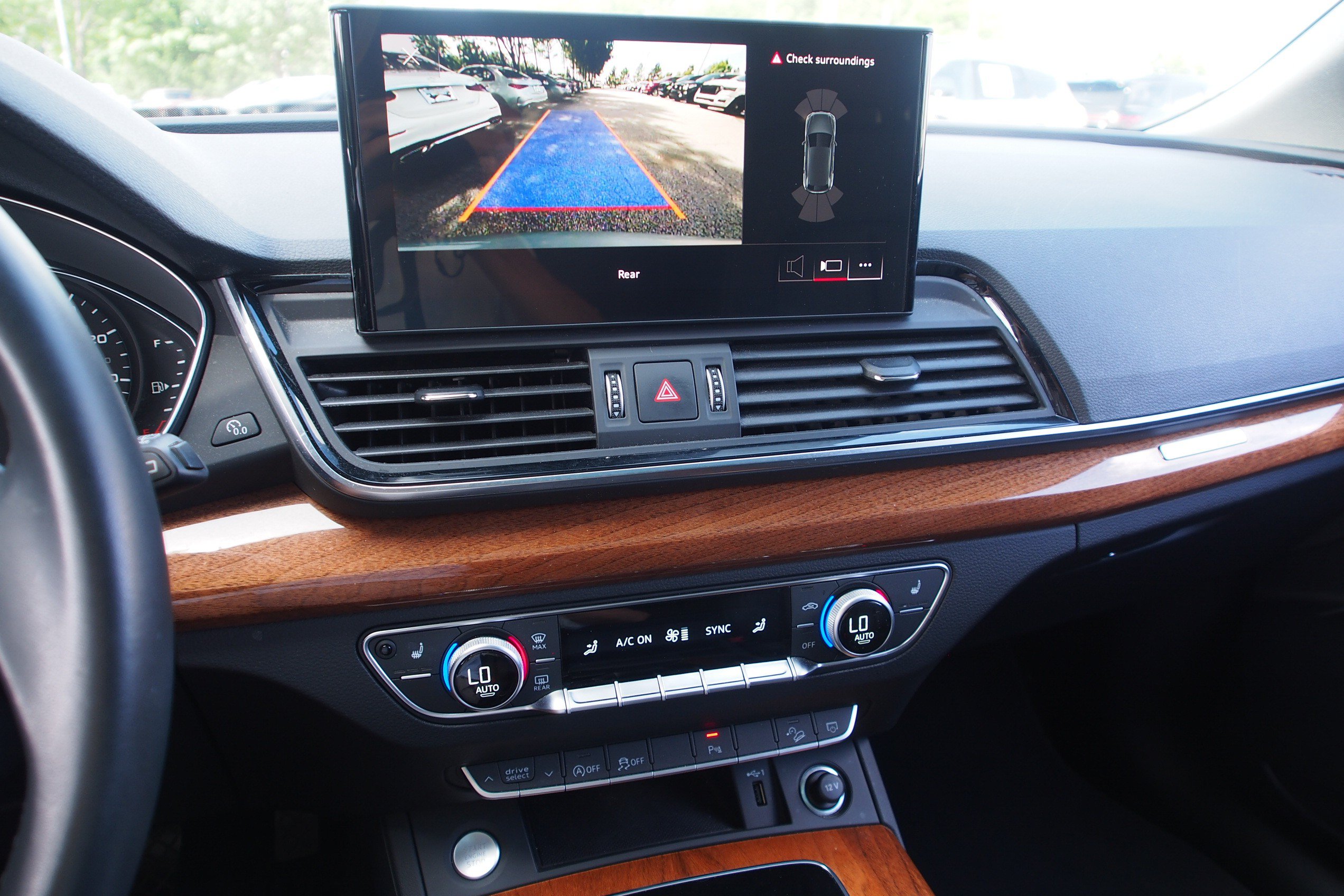 Used 2023 Audi Q5 2.0T Premium w/ Convenience Package AWD/4WD image 28
