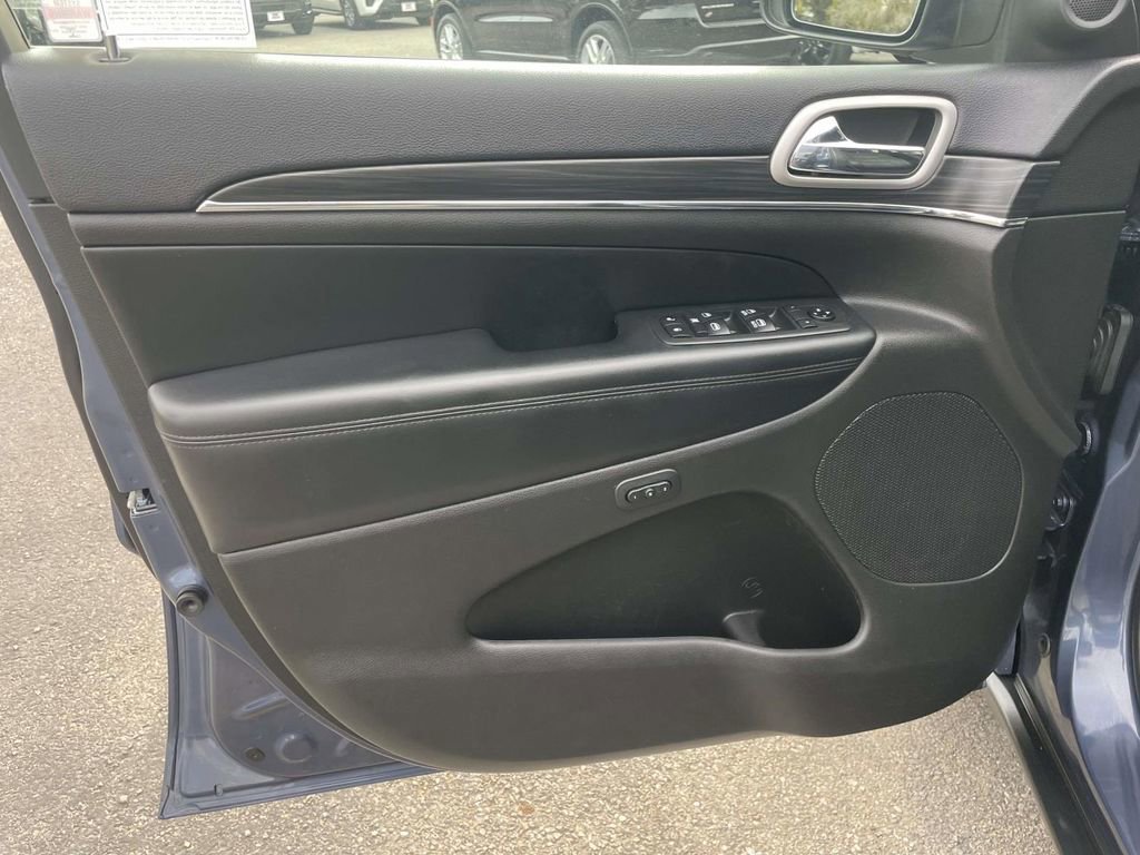 Used 2020 Jeep Grand Cherokee Limited image 18