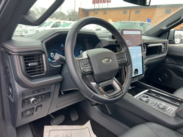 Certified 2022 Ford Expedition Platinum image 8