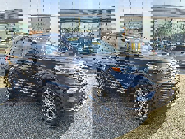 Certified 2021 Ford Explorer Limited w/ Equipment Group 301A image 11