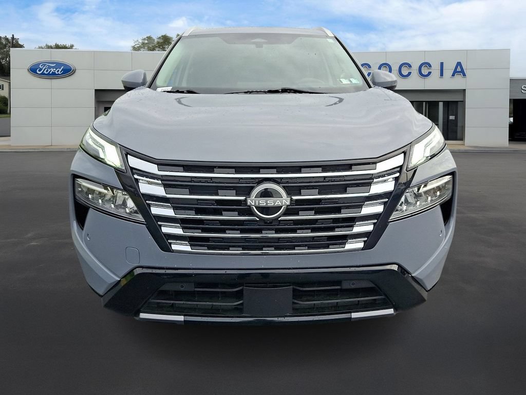 Used 2024 Nissan Rogue Platinum w/ Platinum Premium Package AWD/4WD image 2
