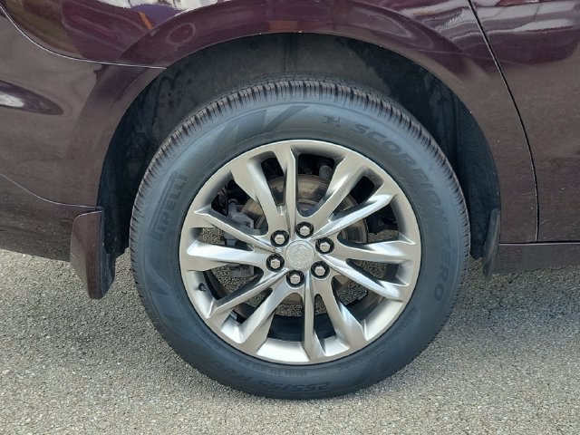 Used 2022 Buick Enclave Avenir w/ Avenir Technology Package AWD/4WD image 12