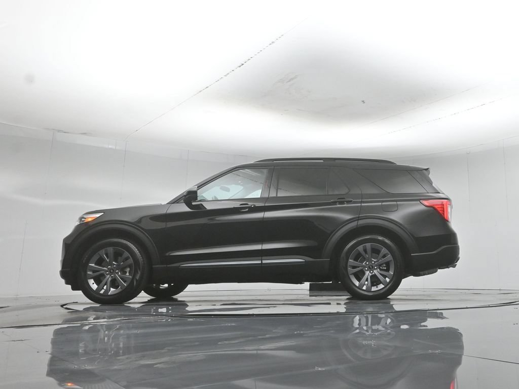 Certified 2023 Ford Explorer XLT w/ Equipment Group 202A RWD image 51
