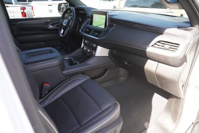 Used 2023 GMC Yukon XL SLT w/ SLT Premium Package image 20