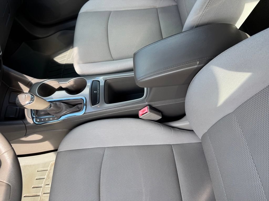 Used 2017 Chevrolet Cruze LT FWD image 16