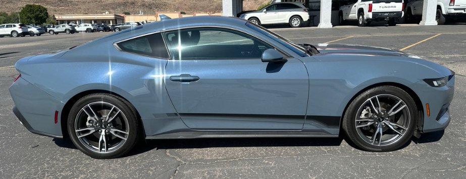 Certified 2024 Ford Mustang Coupe RWD image 5