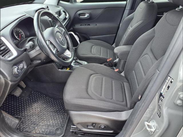 Used 2021 Jeep Renegade Latitude w/ Convenience Group AWD/4WD image 19