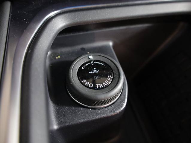 Certified 2025 Ford Expedition Active AWD/4WD image 25