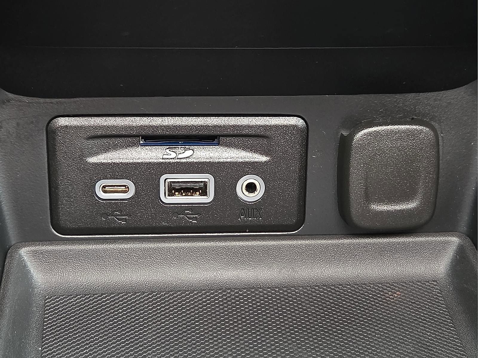 Used 2024 GMC Terrain AT4 w/ Tech Package image 17