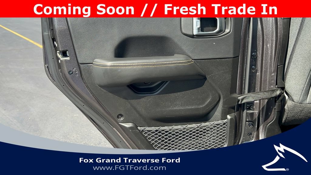 Used 2025 Jeep Wrangler Unlimited Sahara AWD/4WD image 31