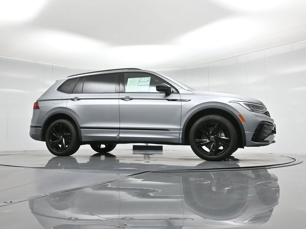 Used 2024 Volkswagen Tiguan SE R-Line image 10