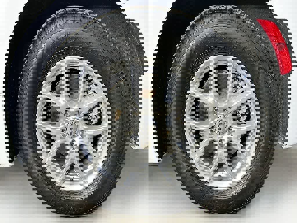 Used 2024 Chrysler Pacifica Touring-L image 11