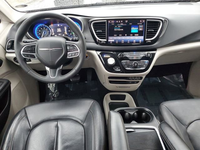 Used 2022 Chrysler Pacifica Touring-L image 22