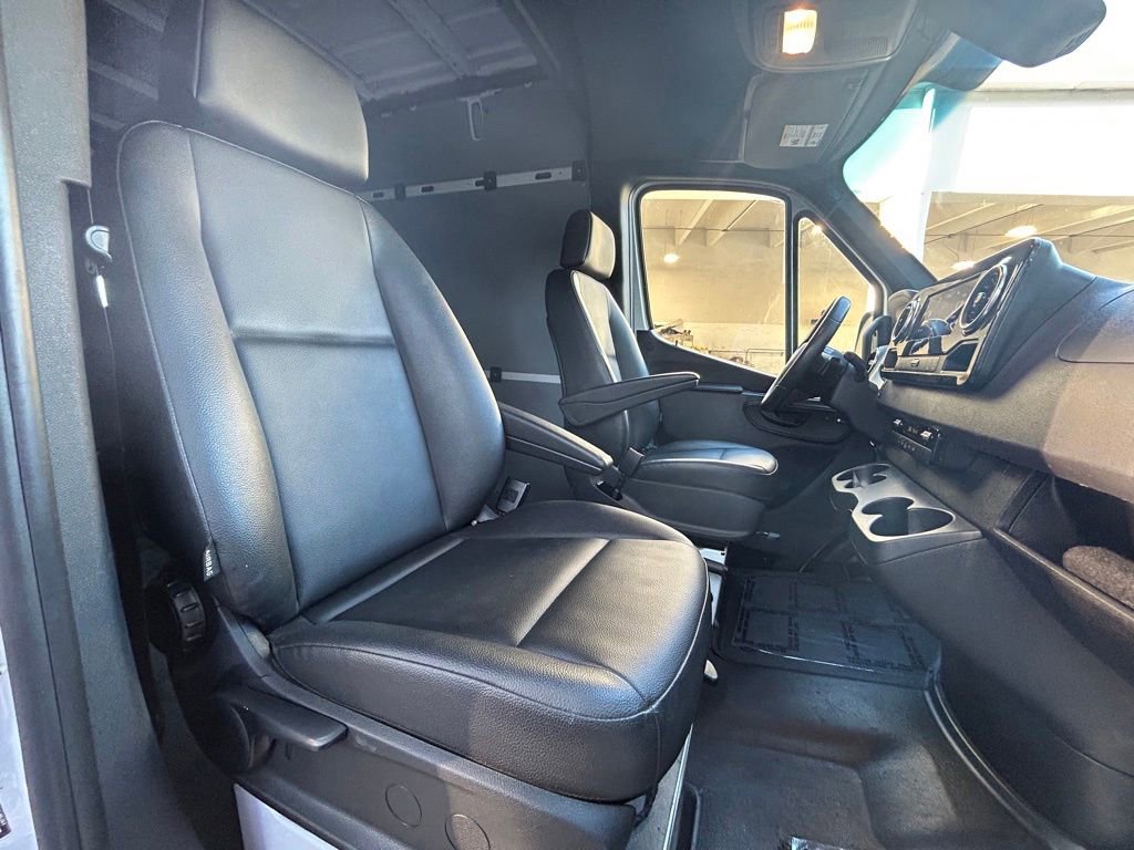 Used 2025 Mercedes-Benz Sprinter 2500 image 26