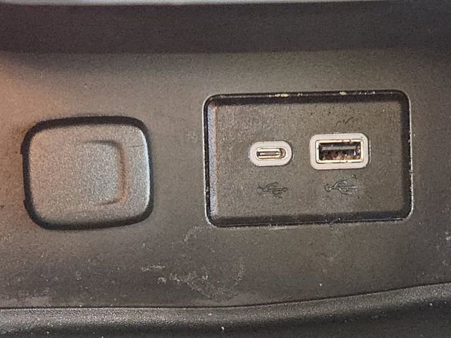 Used 2020 GMC Acadia SLE w/ Driver Convenience Package image 9