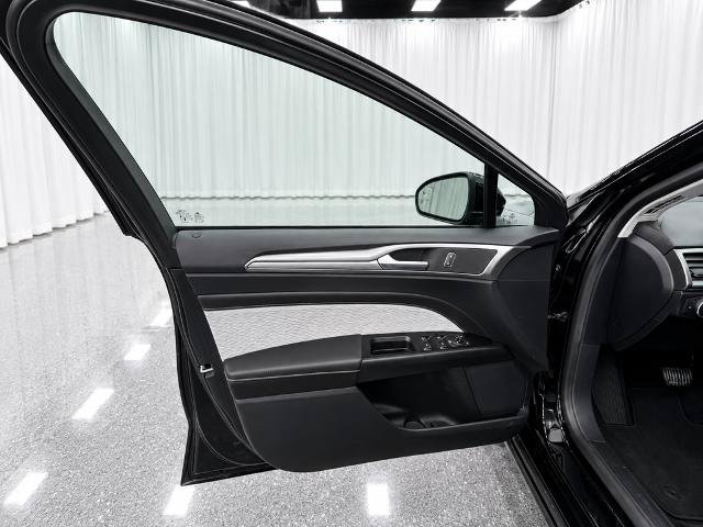 Certified 2020 Ford Fusion SE w/ Equipment Group 151A FWD image 33