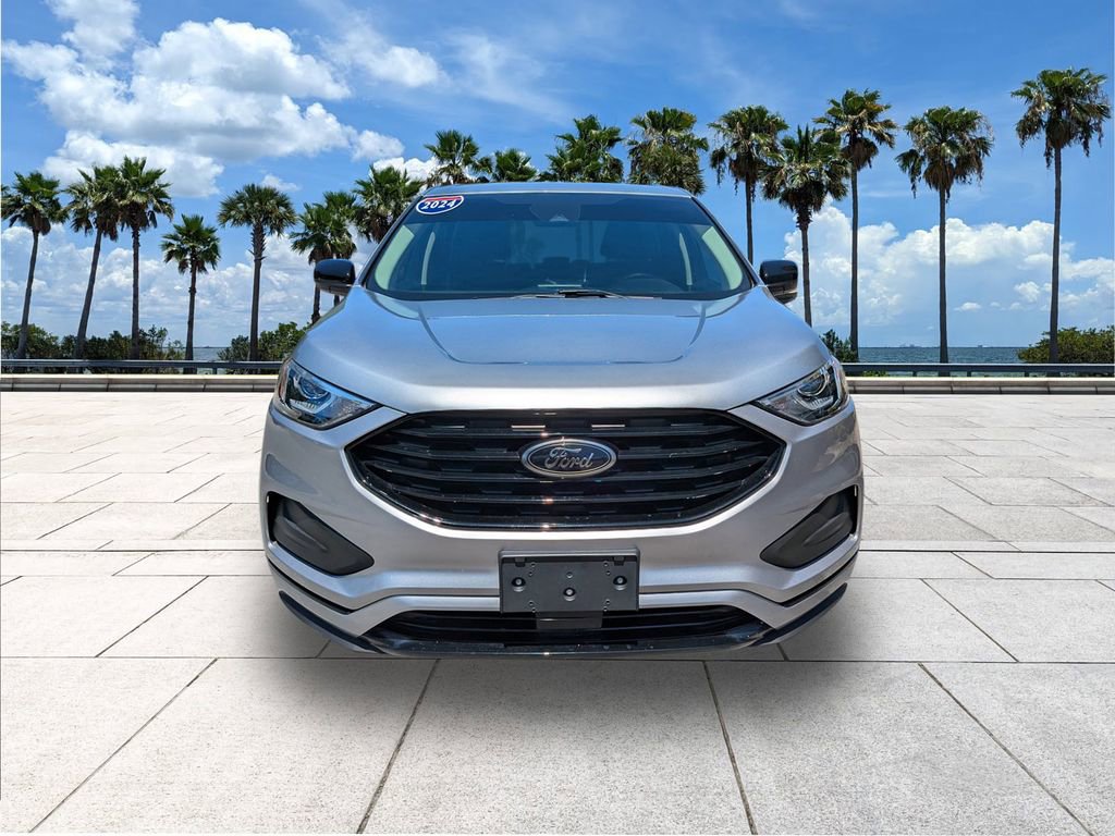 Certified 2024 Ford Edge SE w/ Black Appearance Package image 2