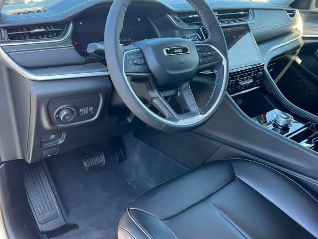 Used 2023 Jeep Grand Cherokee L Limited AWD/4WD image 19