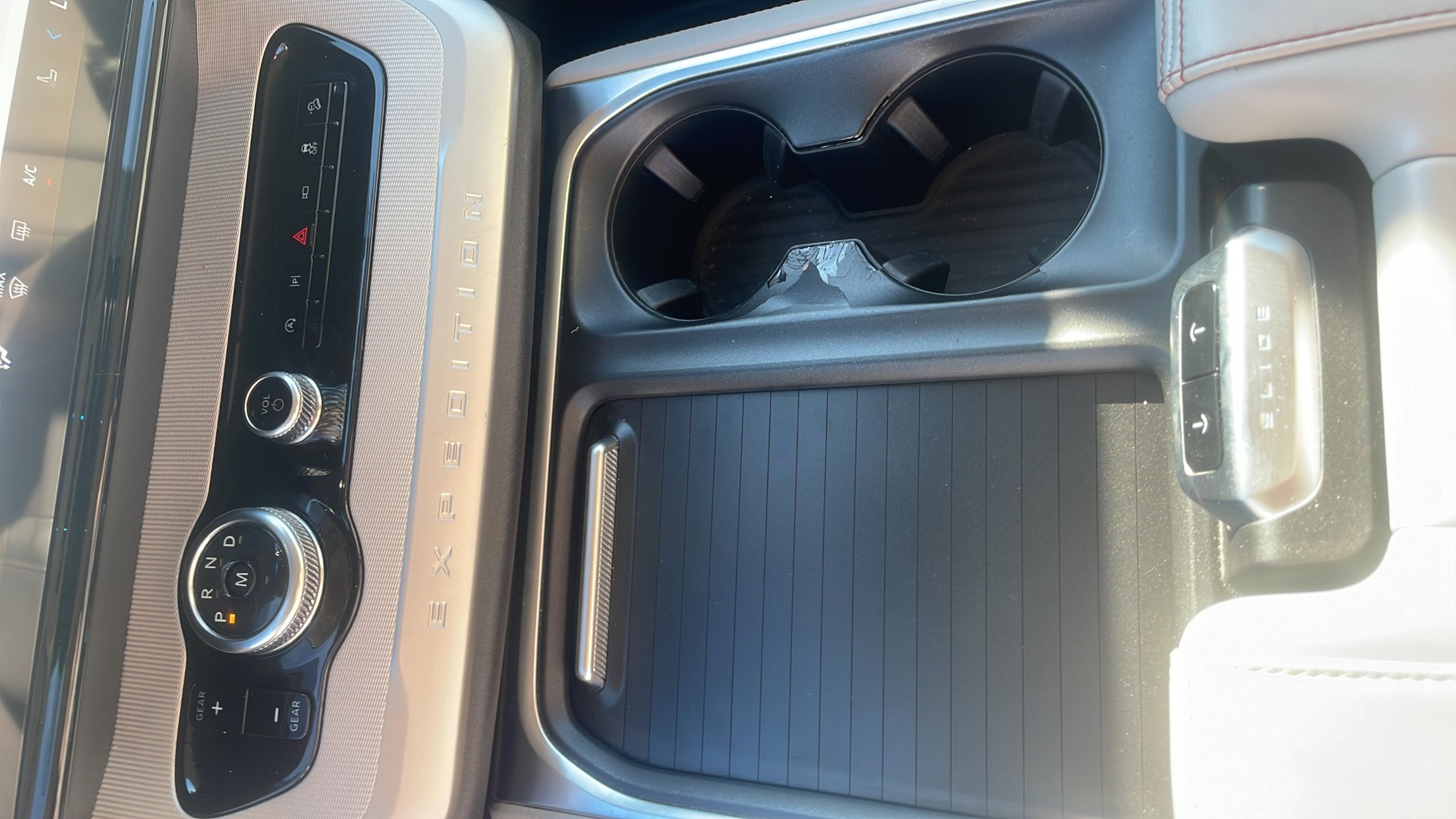 Certified 2025 Ford Expedition Active AWD/4WD image 27