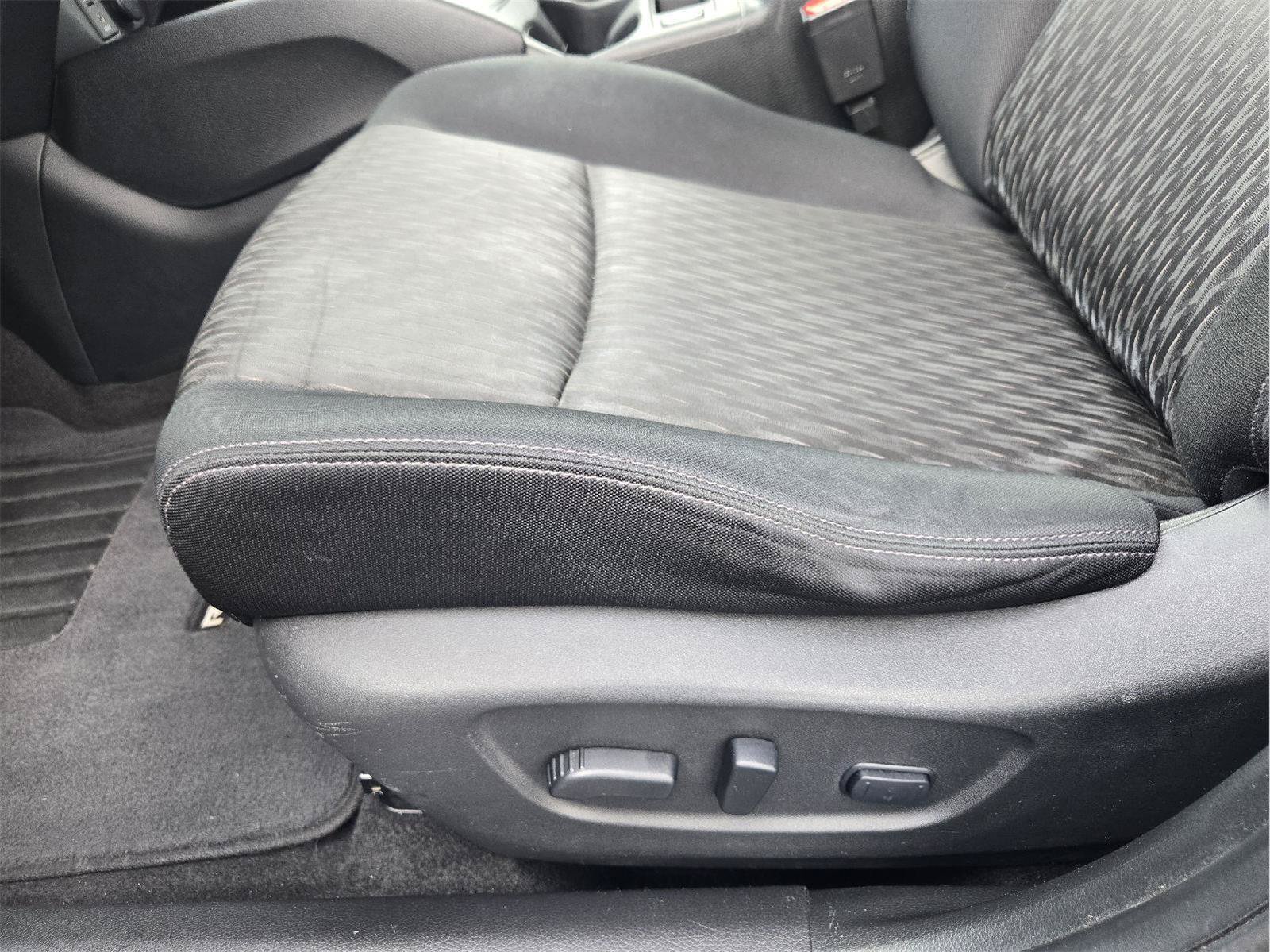 Used 2017 Nissan Rogue SV FWD image 21