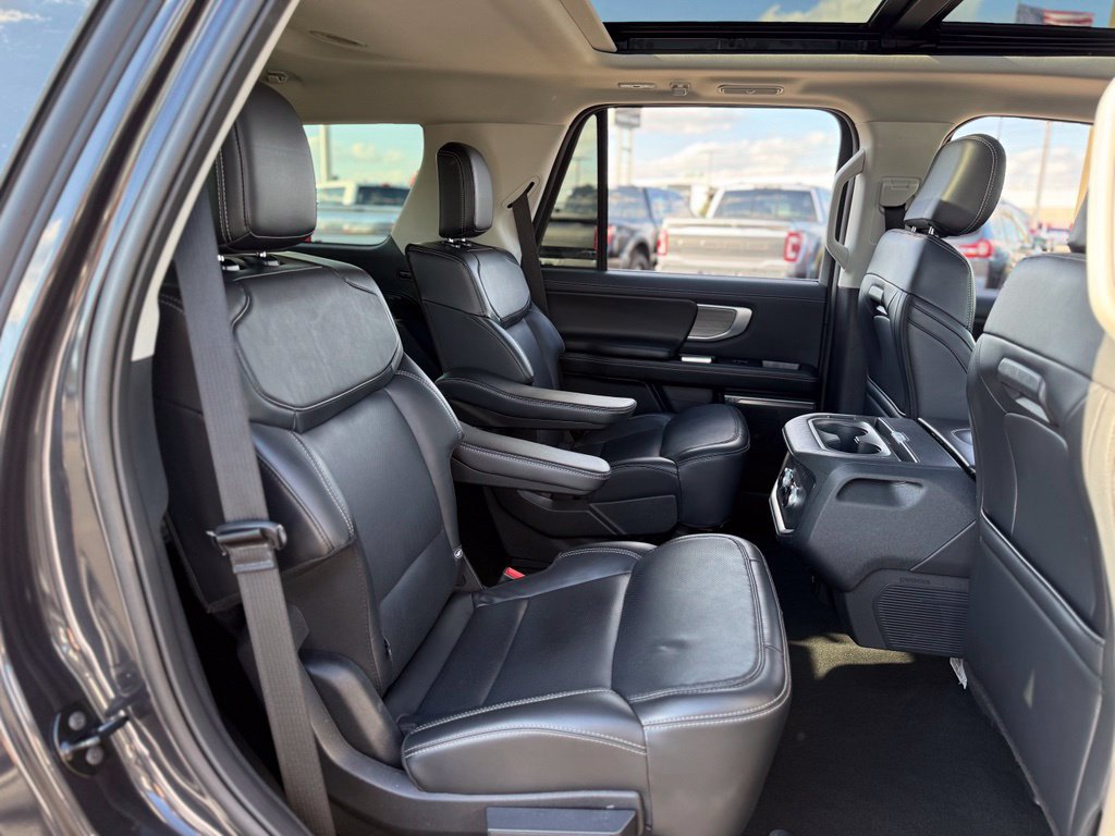 Certified 2025 Ford Expedition Platinum AWD/4WD image 21