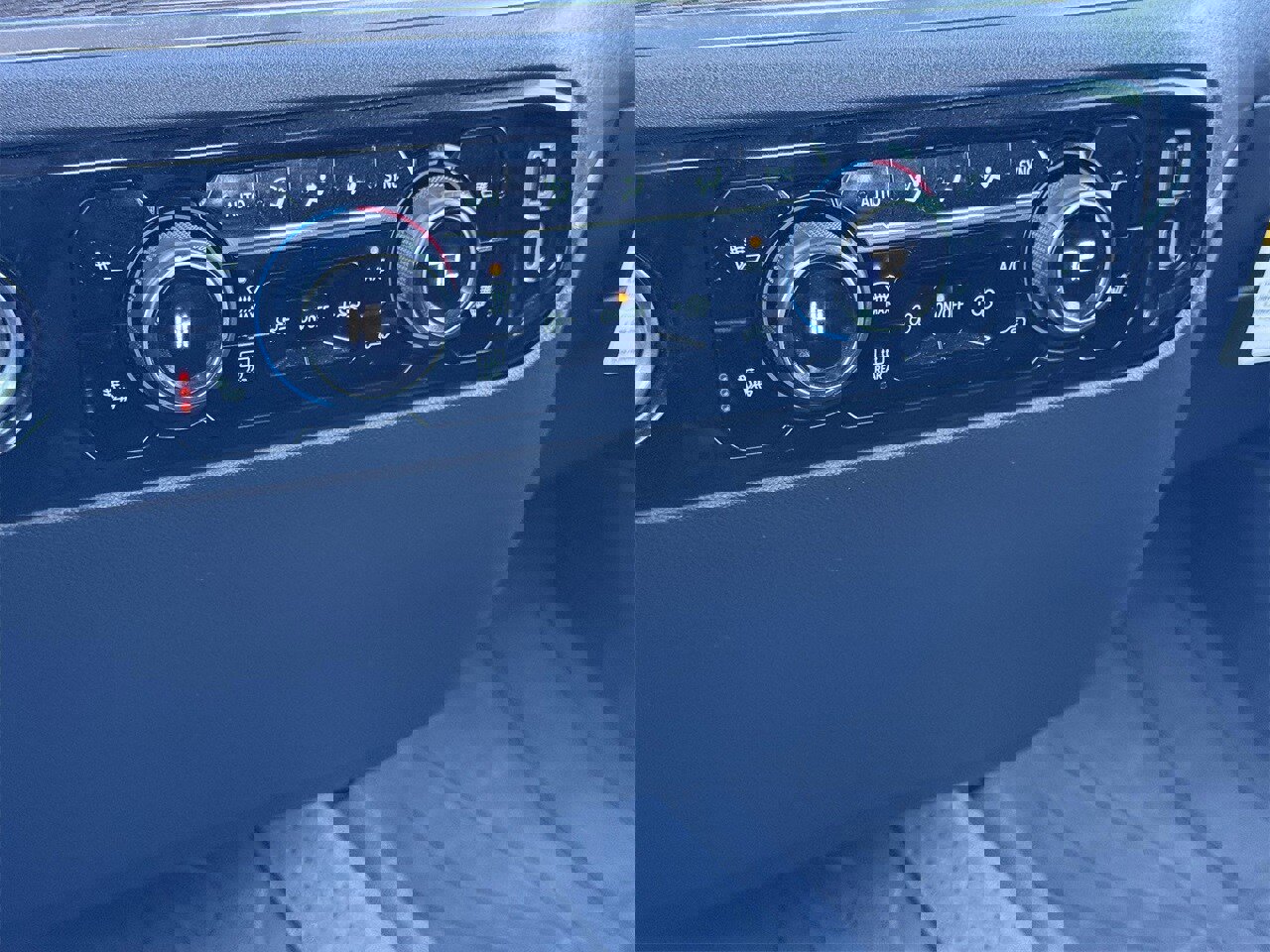 Used 2024 Chevrolet Silverado 1500 LT image 19