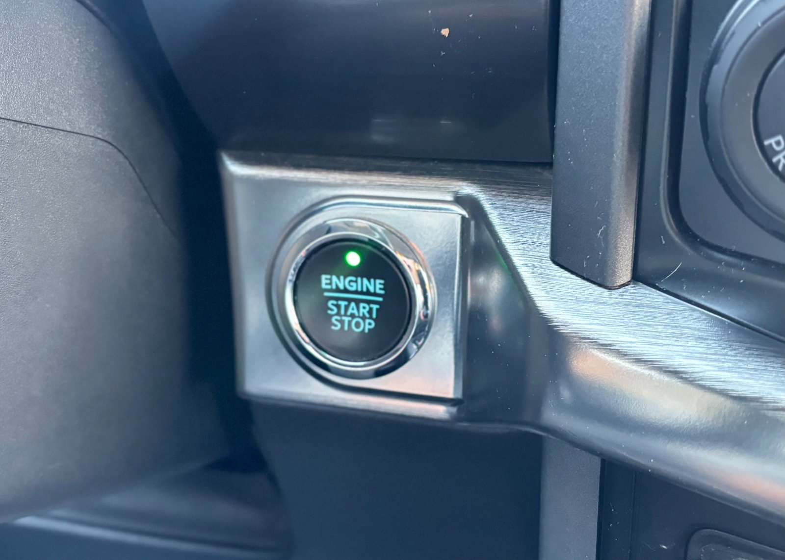 Certified 2022 Ford F150 Lariat w/ Equipment Group 502A High image 39