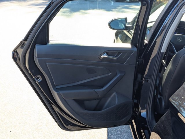 Used 2023 Volkswagen Jetta SE image 29