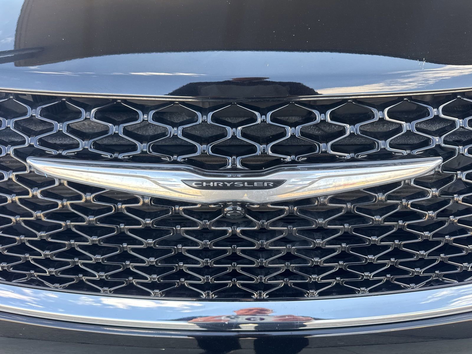 Used 2024 Chrysler Pacifica Touring-L image 14